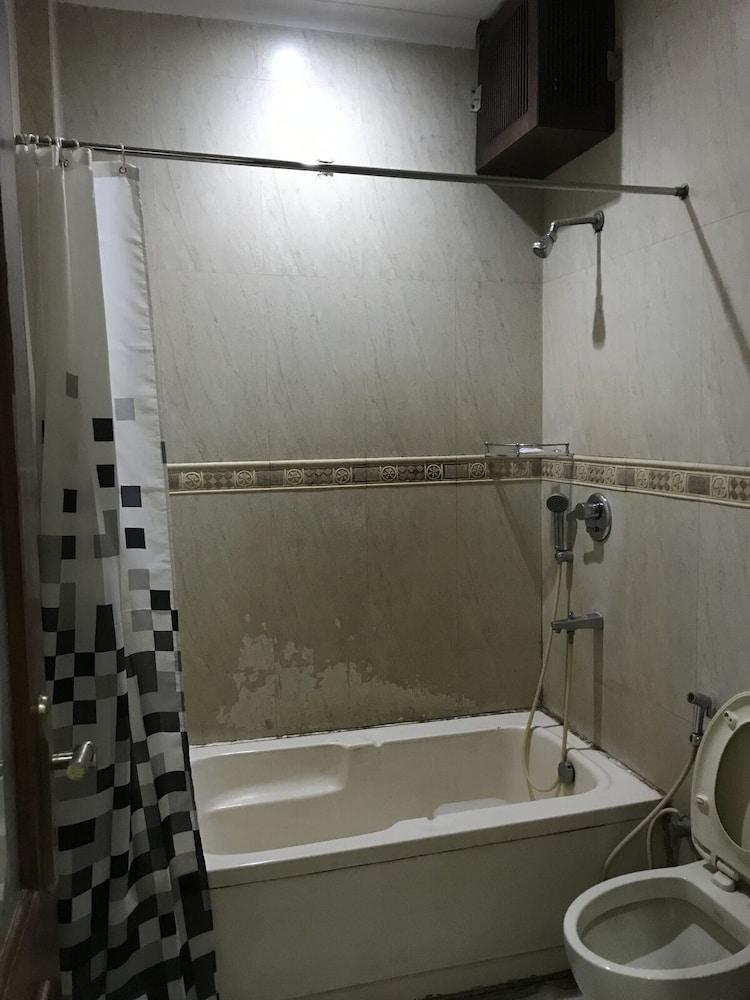 Tjs Royal Hotel Делхи Екстериор снимка