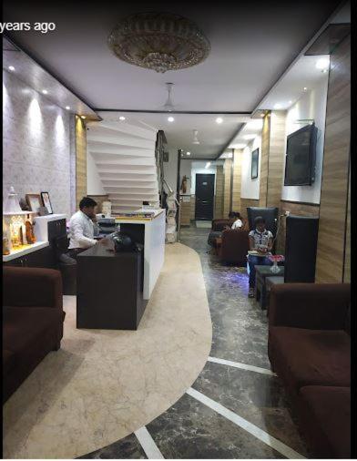 Tjs Royal Hotel Делхи Екстериор снимка