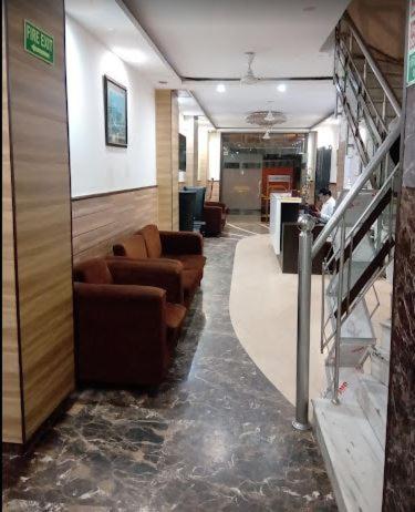 Tjs Royal Hotel Делхи Екстериор снимка
